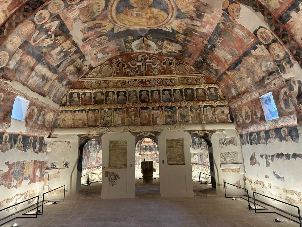 Biserica Adormirea Maicii Domnului — fotografie 1