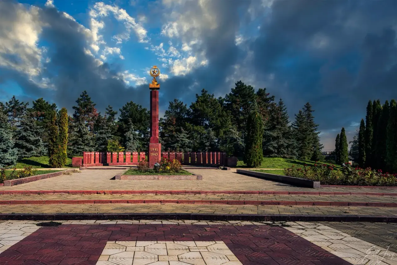 Complexul Memorial „Eternitate” — fotografie 3
