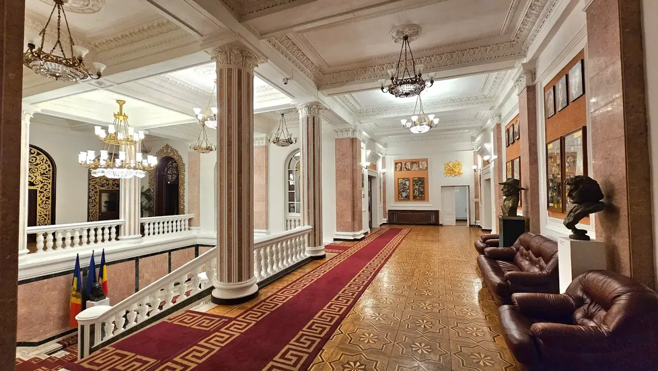 Teatrul Național Mihai Eminescu — fotografie 3