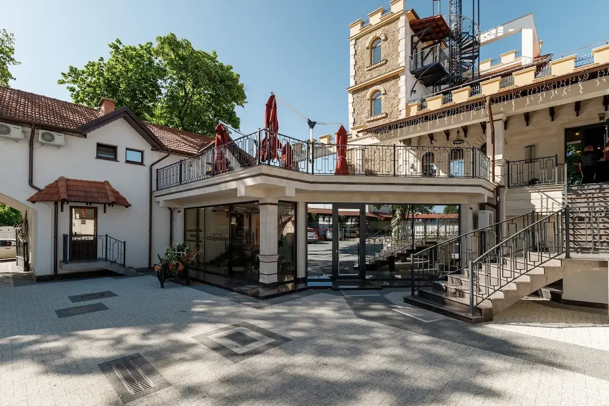 Chateau Cojusna. Migdal-P