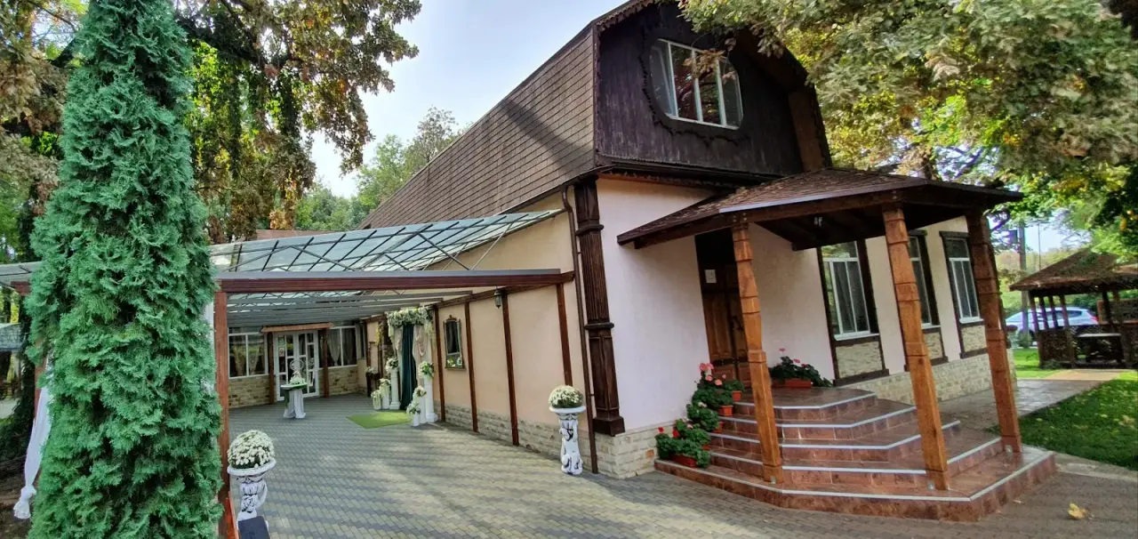 Hotel - Restaurant Dumbrava
